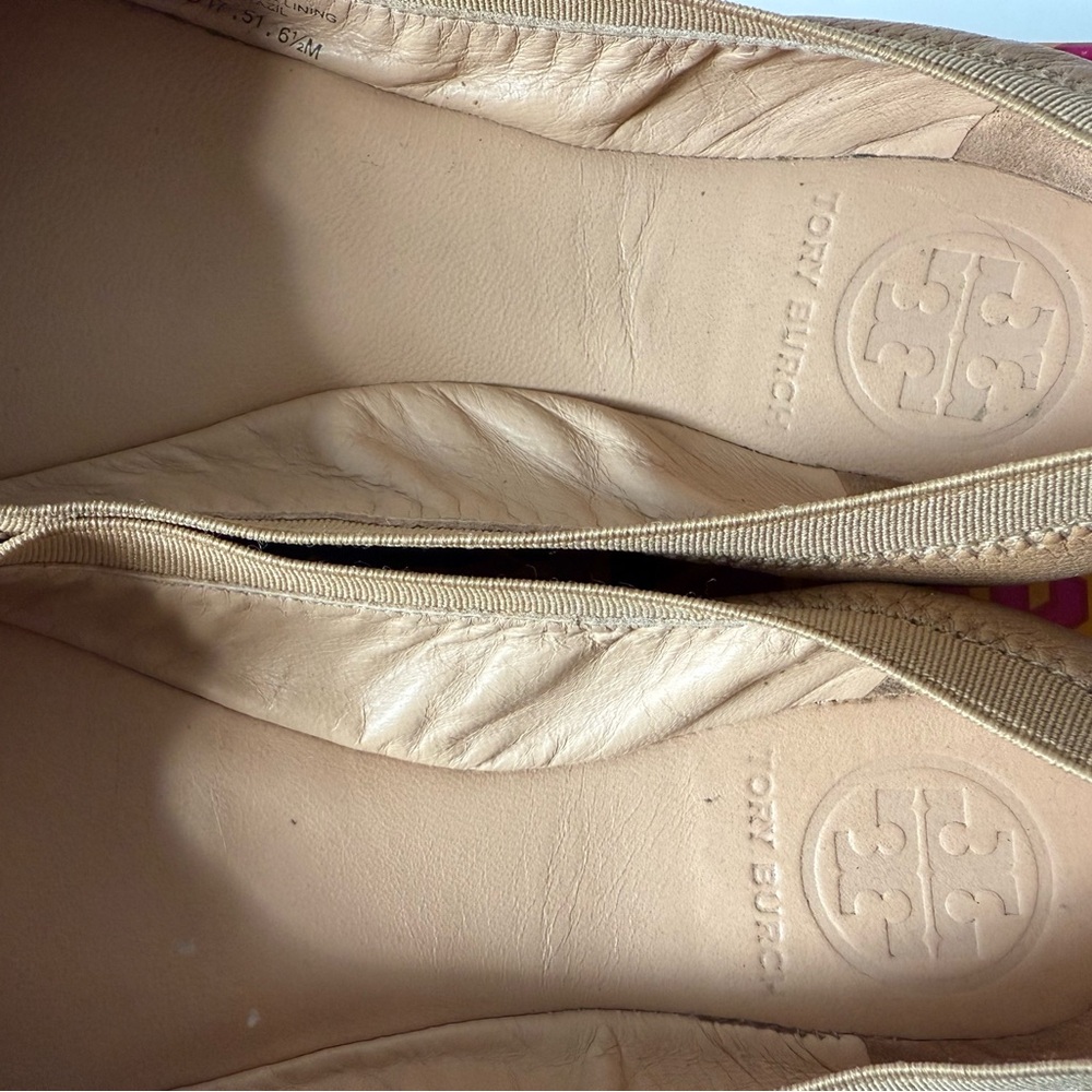 Tory Burch Caroline 2 Ballet Flats Sand/ Dark Sand - Picture 3 of 10